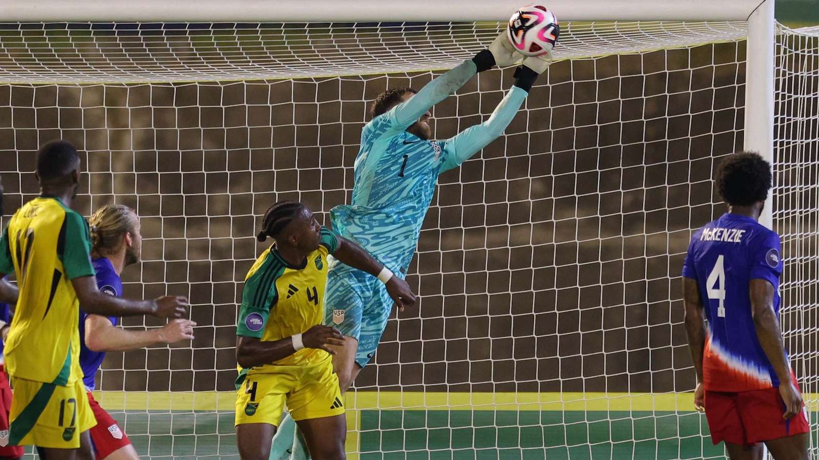 足球市场上 足球市场上