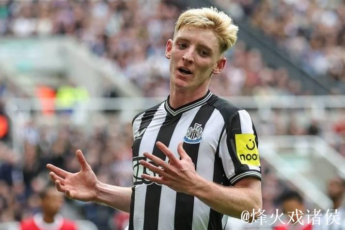 安东尼-戈登本赛季欧冠直接参与6球,纽卡队史仅 安东尼-戈登本赛季欧冠直接参与6球,纽卡队史仅