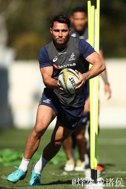 阿德巴约:10点半训练我8点半就到 C罗已经在游泳 阿德巴约:10点半训练我8点半就到 C罗已经在游泳